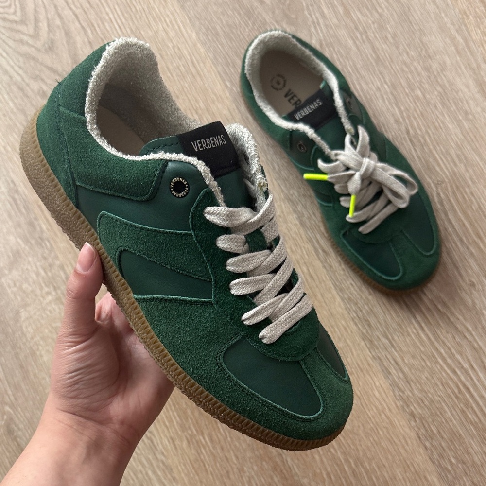*NEW* VERBENAS sneakers